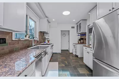 340 Manor Road, Douglaston, NY 11363 - Photo 18