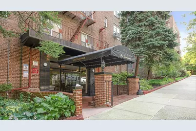67-30 Clyde Street #3W, Forest Hills, NY 11375 - Photo 2