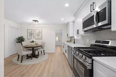 10 Pinedale Avenue, Farmingville, NY 11738 - Photo 6