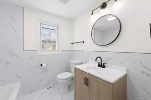 10 Pinedale Ave, Farmingville, NY 11738 - Photo 8