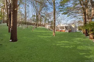 10 Pinedale Ave, Farmingville, NY 11738 - Photo 4