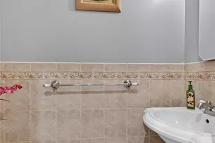 11 Dorchester Dr, Coram, NY 11727 - Photo 14