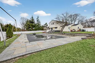 11 Dorchester Dr, Coram, NY 11727 - Photo 34