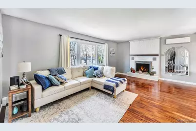 16 Jerome Road, Sound Beach, NY 11789 - Photo 6