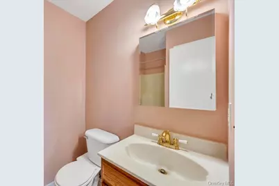 13 Mallard Path, Coram, NY 11727 - Photo 20