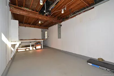 15 Allegheny Drive E, Farmingville, NY 11738 - Photo 24