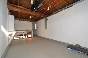 15 Allegheny Dr E, Farmingville, NY 11738 - Photo 24