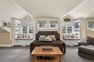 39 Cherry Lane, Syosset, NY 11791 - Photo 30