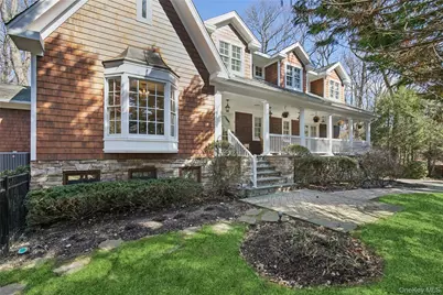 39 Cherry Lane, Syosset, NY 11791 - Photo 2