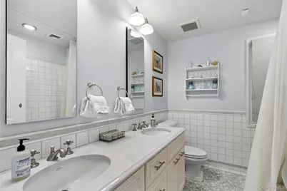 39 Cherry Lane, Syosset, NY 11791 - Photo 28