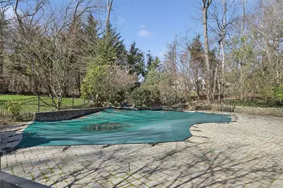 39 Cherry Lane, Syosset, NY 11791 - Photo 38