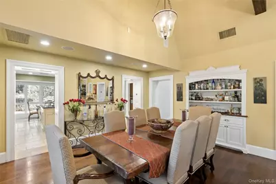 39 Cherry Lane, Syosset, NY 11791 - Photo 14