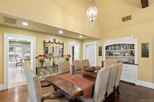 39 Cherry Ln, Syosset, NY 11791 - Photo 14