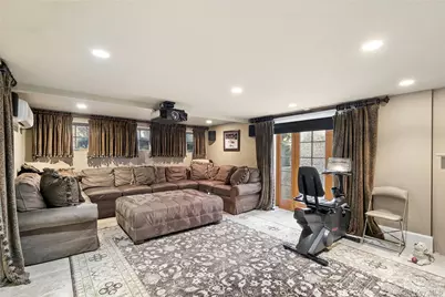 39 Cherry Lane, Syosset, NY 11791 - Photo 32