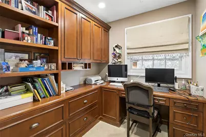 39 Cherry Lane, Syosset, NY 11791 - Photo 20