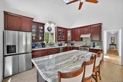 986 Cliff Avenue, Yorktown Heights, NY 10598 - Photo 8