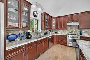 986 Cliff Ave, Yorktown Heights, NY 10598 - Photo 10