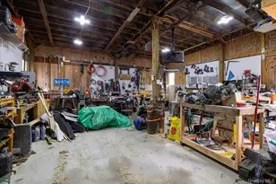 210 Weeks Ave, Manorville, NY 11949 - Photo 42