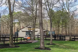 210 Weeks Ave, Manorville, NY 11949 - Photo 4