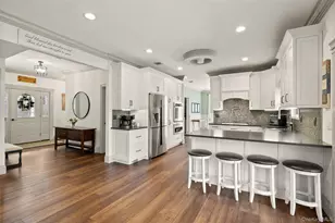 210 Weeks Ave, Manorville, NY 11949 - Photo 8
