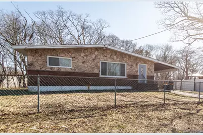 19 Dawn Crescent, Central Islip, NY 11722 - Photo 1