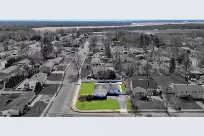10 Sutton Place, Ronkonkoma, NY 11779 - Photo 4