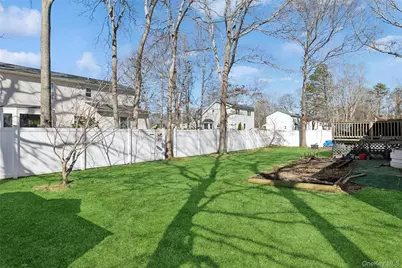 19 Flintlock Drive, Shirley, NY 11967 - Photo 8