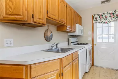 3 Grand Haven Drive, Commack, NY 11725 - Photo 8