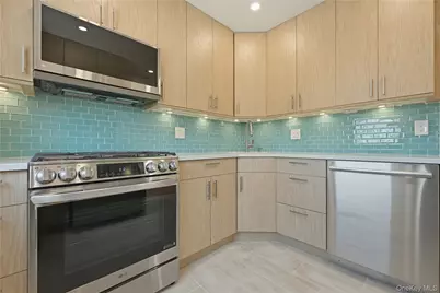 260-55 Union Turnpike #B, Glen Oaks, NY 11004 - Photo 10