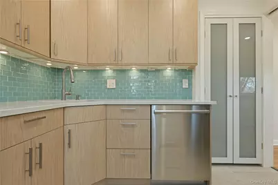 260-55 Union Turnpike #B, Glen Oaks, NY 11004 - Photo 10