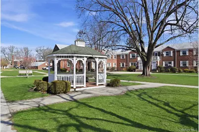 260-55 Union Turnpike #B, Glen Oaks, NY 11004 - Photo 26