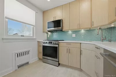 260-55 Union Turnpike #B, Glen Oaks, NY 11004 - Photo 8
