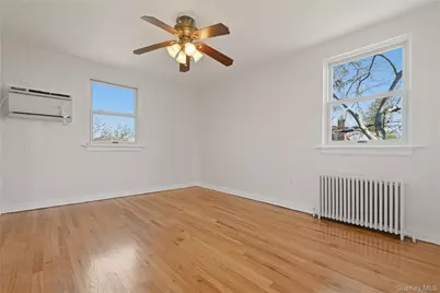 260-55 Union Turnpike #B, Glen Oaks, NY 11004 - Photo 18