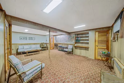 81 Landau Avenue, Elmont, NY 11003 - Photo 10