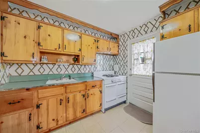 81 Landau Avenue, Elmont, NY 11003 - Photo 6