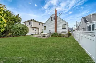 81 Landau Ave, Elmont, NY 11003 - Photo 18