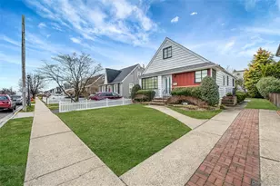 81 Landau Ave, Elmont, NY 11003 - Photo 20