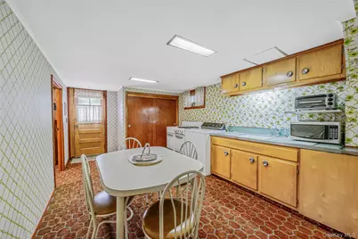 81 Landau Avenue, Elmont, NY 11003 - Photo 12