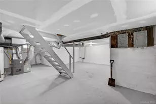 21 Maple Ave, Port Jefferson, NY 11776 - Photo 32