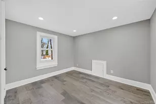 21 Maple Ave, Port Jefferson, NY 11776 - Photo 12