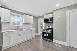 21 Maple Ave, Port Jefferson, NY 11776 - Photo 24