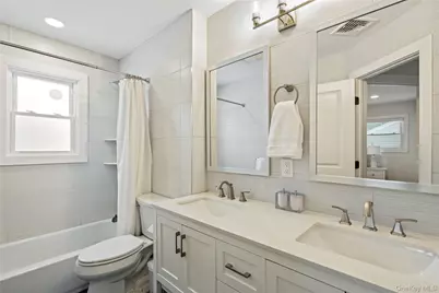 36 Stauber Drive, Plainview, NY 11803 - Photo 22