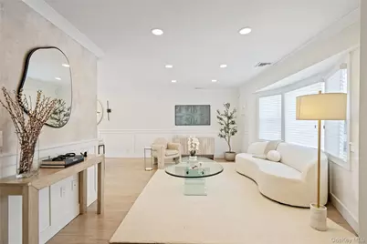 36 Stauber Drive, Plainview, NY 11803 - Photo 4