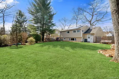 34 Foxwood Drive E, Huntington Station, NY 11746 - Photo 30