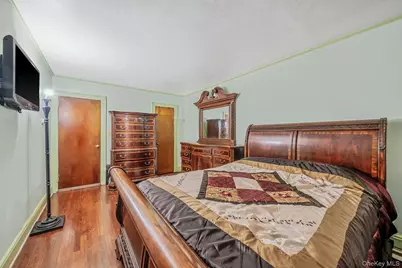 12 Edna Court, Valley Stream, NY 11580 - Photo 14