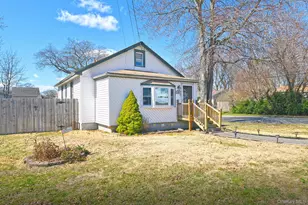 50 S Evergreen Dr, Selden, NY 11784 - Photo 2