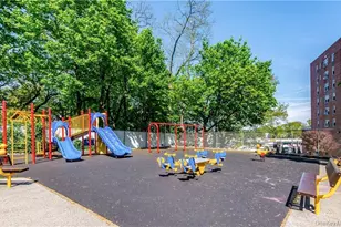 5639 Netherland Ave, Bronx, NY 10471 - Photo 2