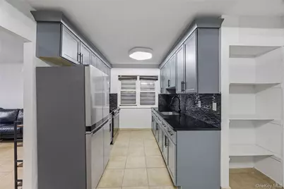 867 Kinsella Street, Bronx, NY 10462 - Photo 22