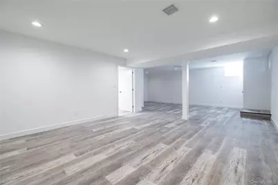 217 Hempstead Avenue, Malverne, NY 11565 - Photo 32