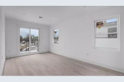 342 E 234th Street, Bronx, NY 10470 - Photo 18